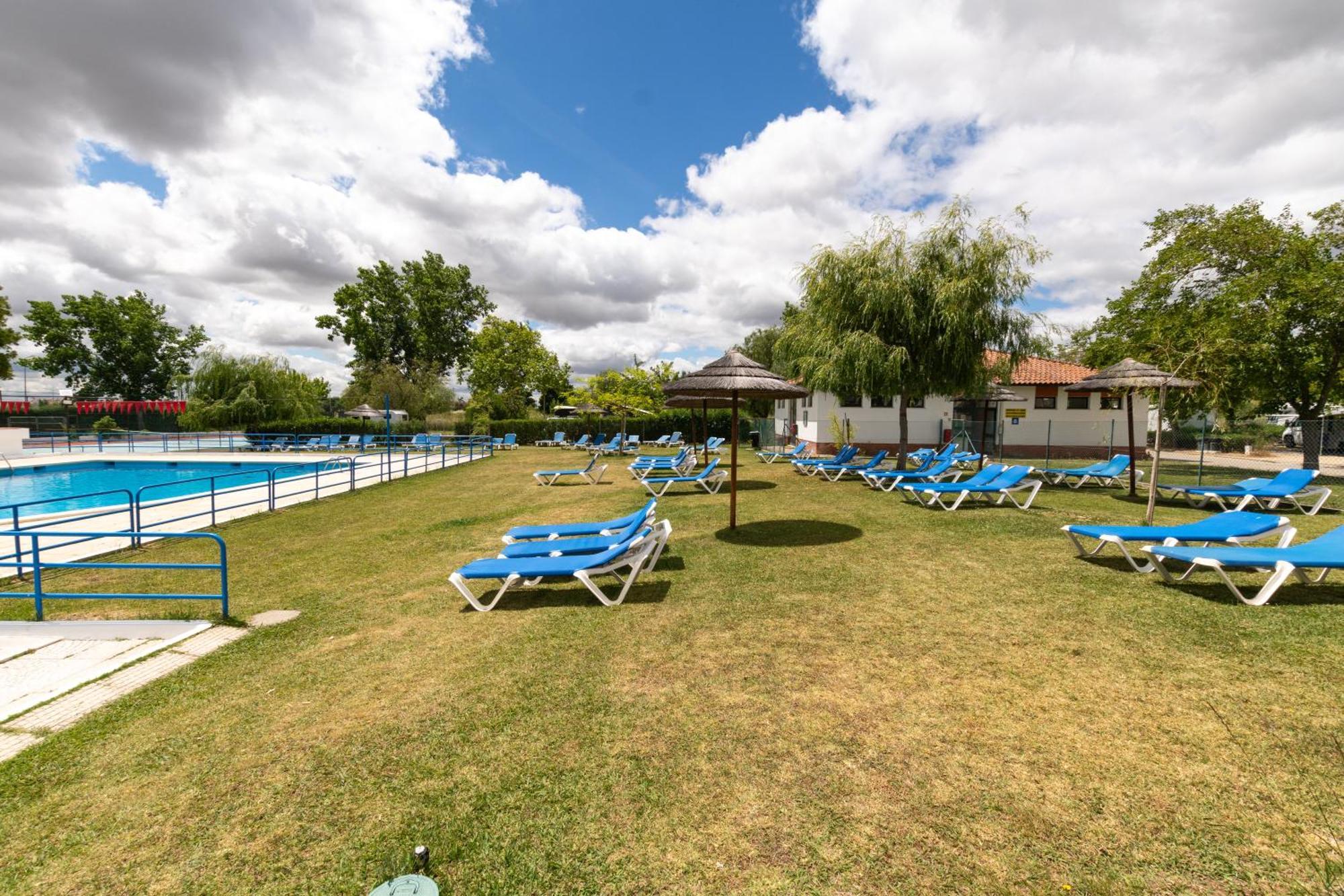 Отель Parque De Campismo Orbitur Эвора Экстерьер фото